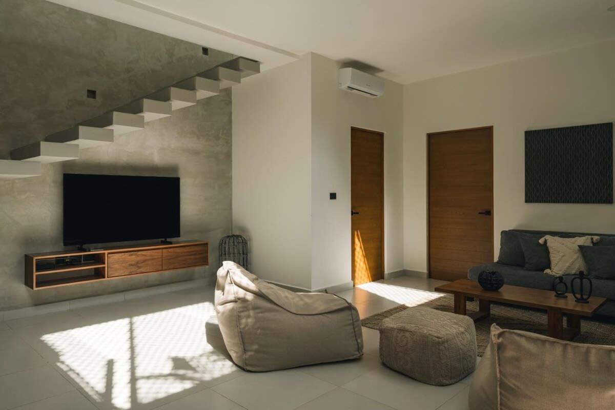 Сasa de vacaciones Stunnig 6br Villa, Minimalist Design, Aldea Zama
