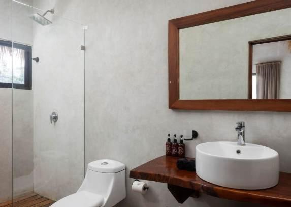 Villa Grand 7br Jacuzzi Pool & Charming Patio *