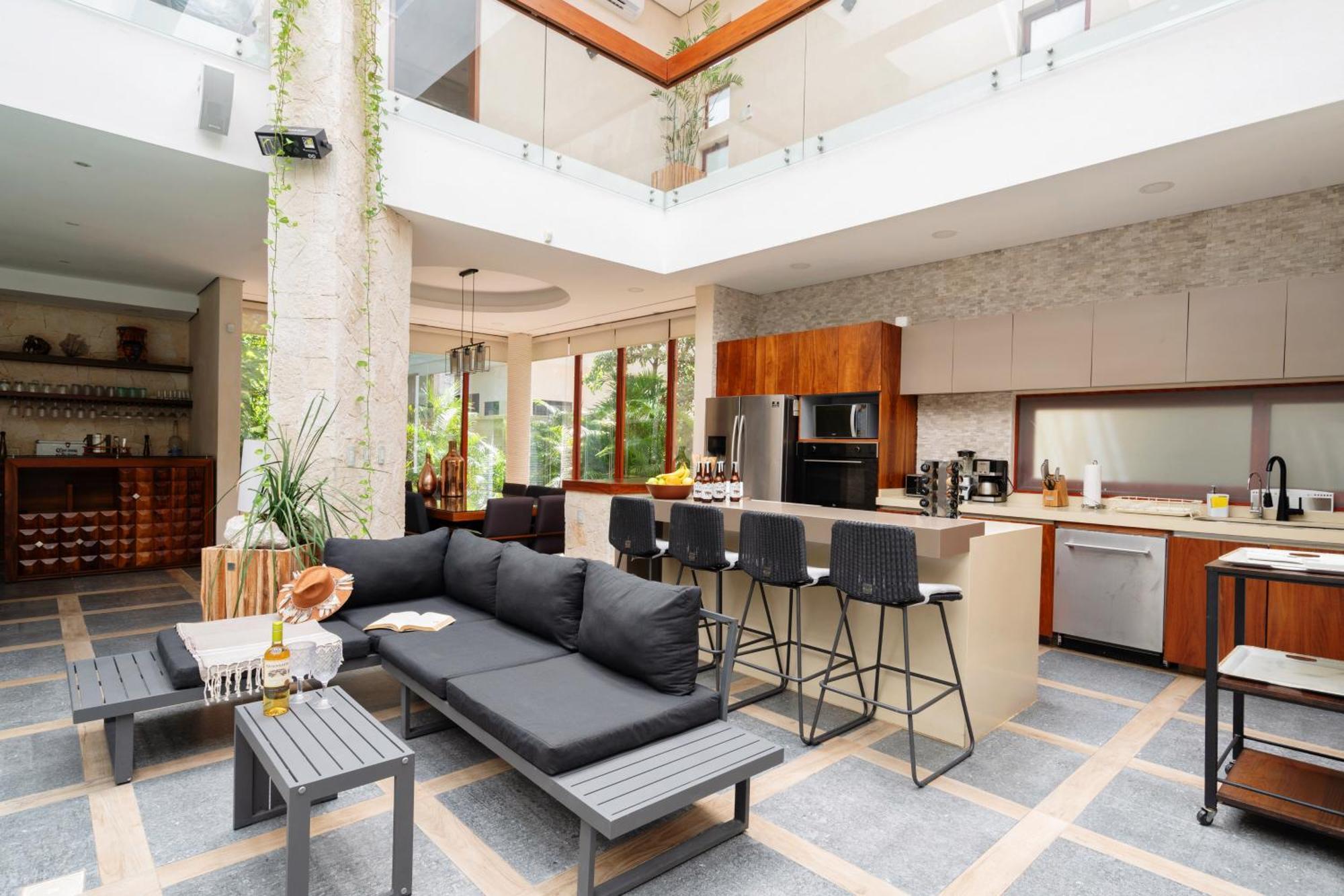 Tikal Villa *