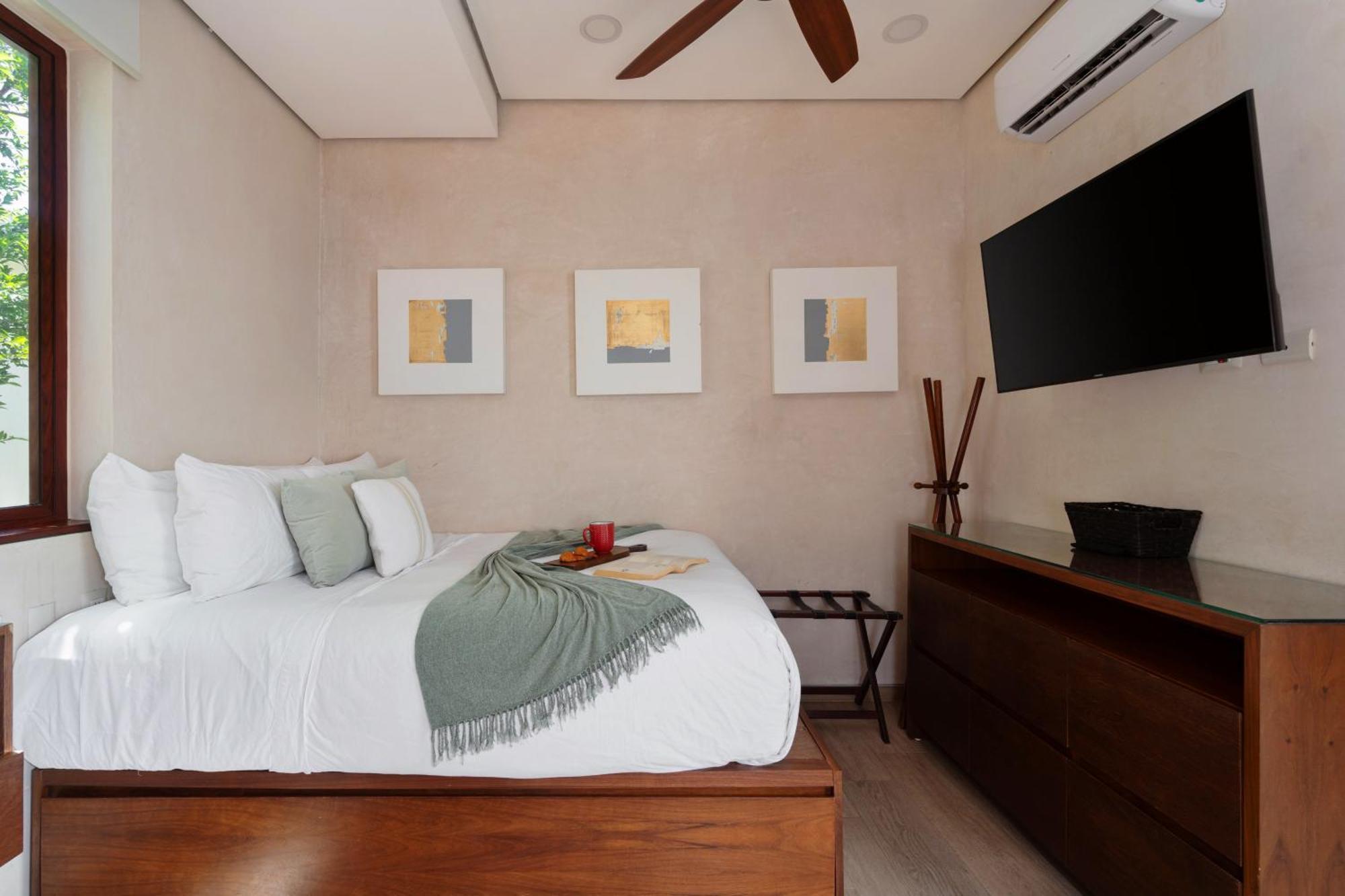 Tikal Villa *
