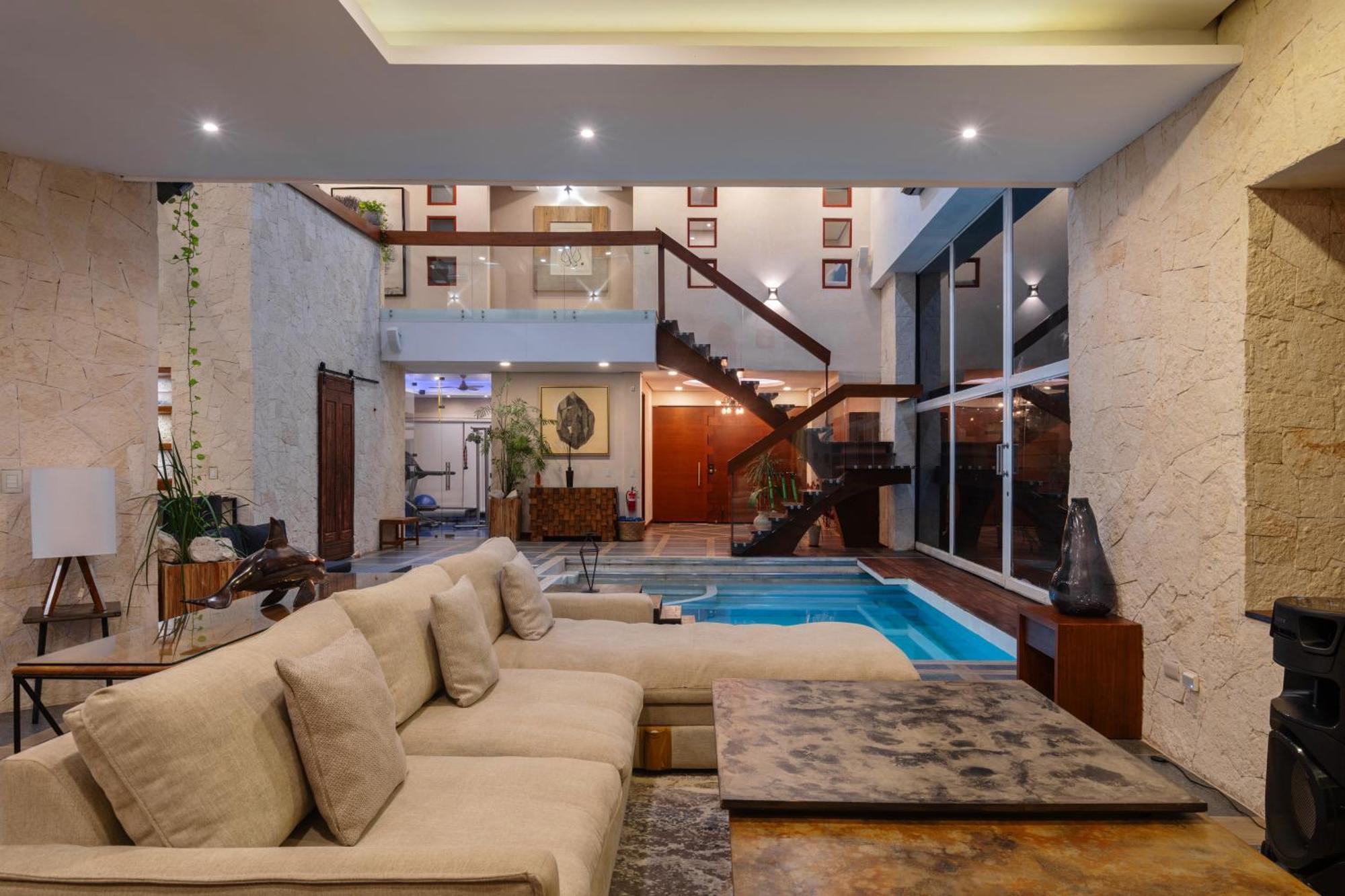 Tikal Villa