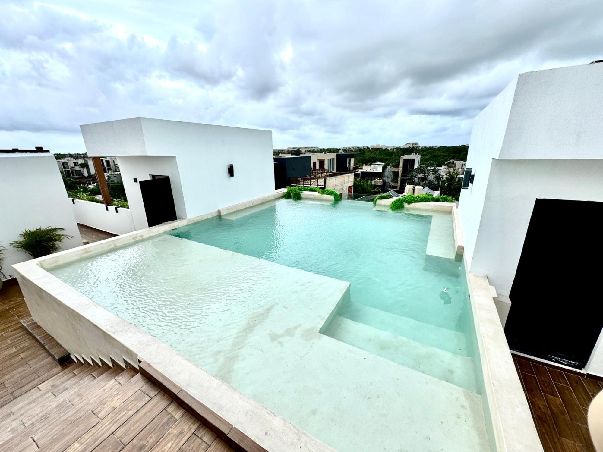 Chic 2br Condo, Private Jacuzzi And 2 Free Bikes