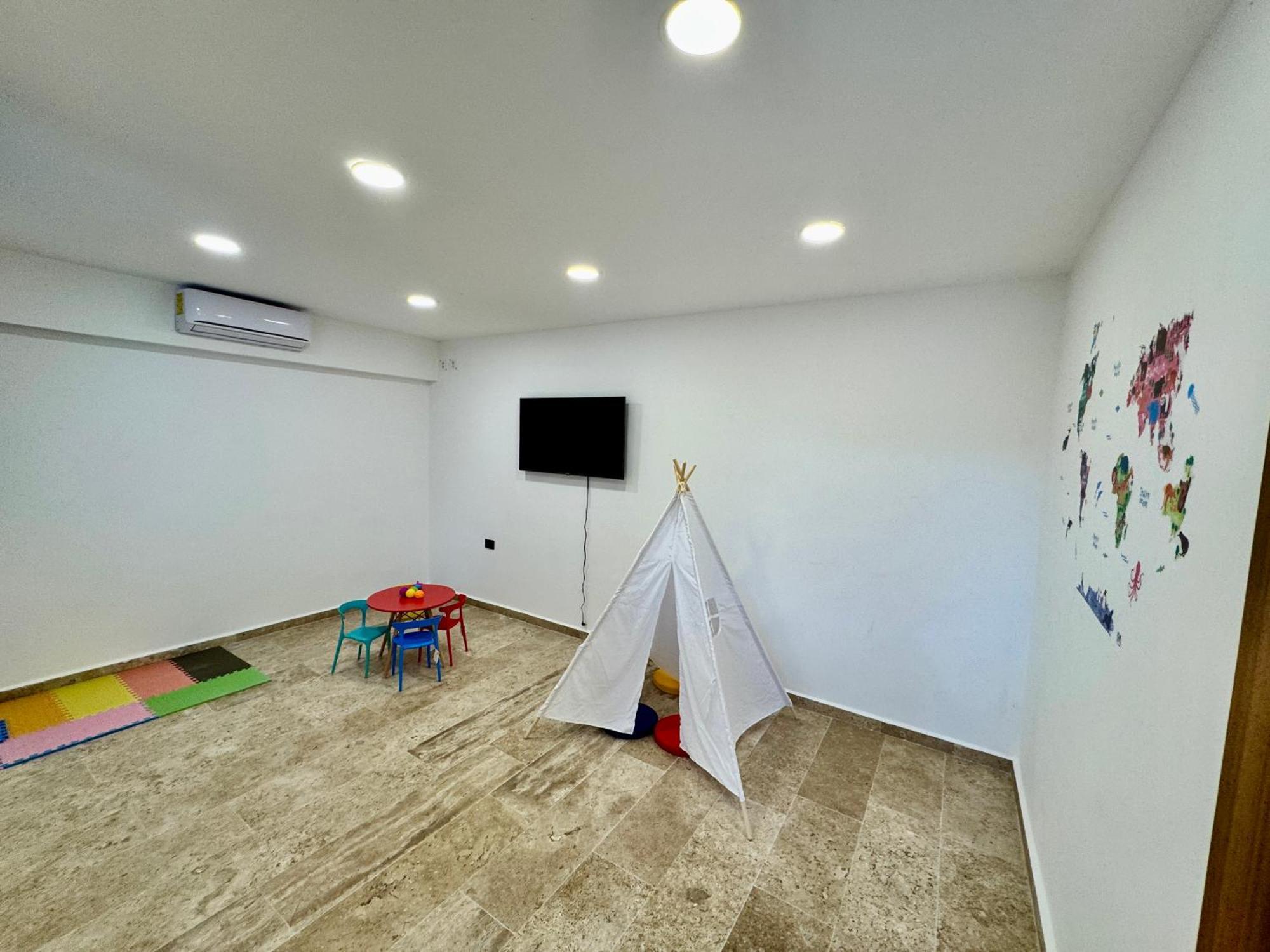 Chic 2br Condo, Private Jacuzzi And 2 Free Bikes Apartamento