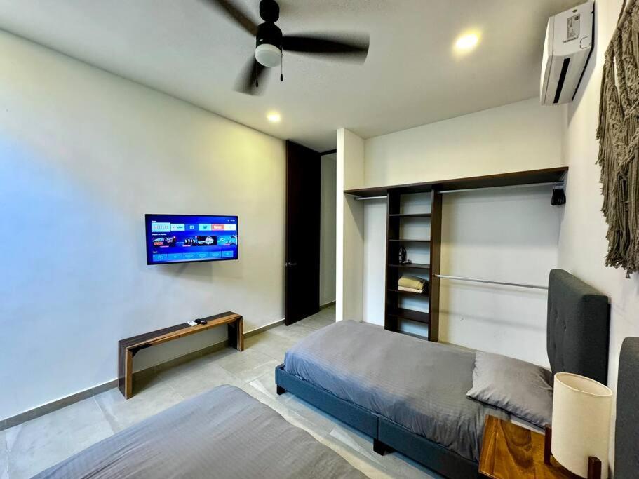 2 Bedroom In The Heart Of La Veleta! *