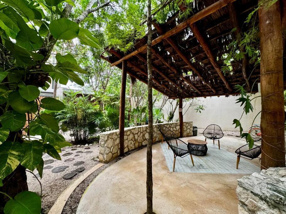 2 Bedroom In The Heart Of La Veleta! Apartamento *