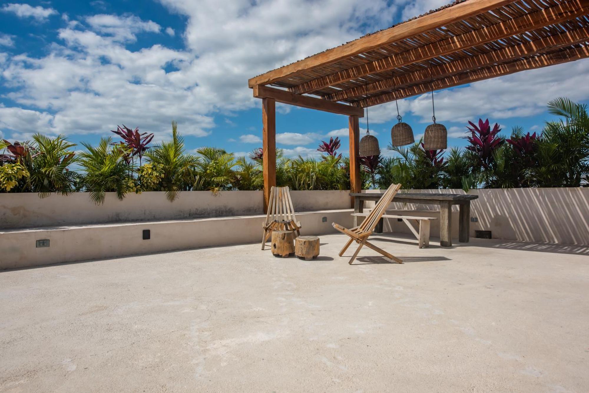 Bright & Centric With Rooftop Pool In Downtown *