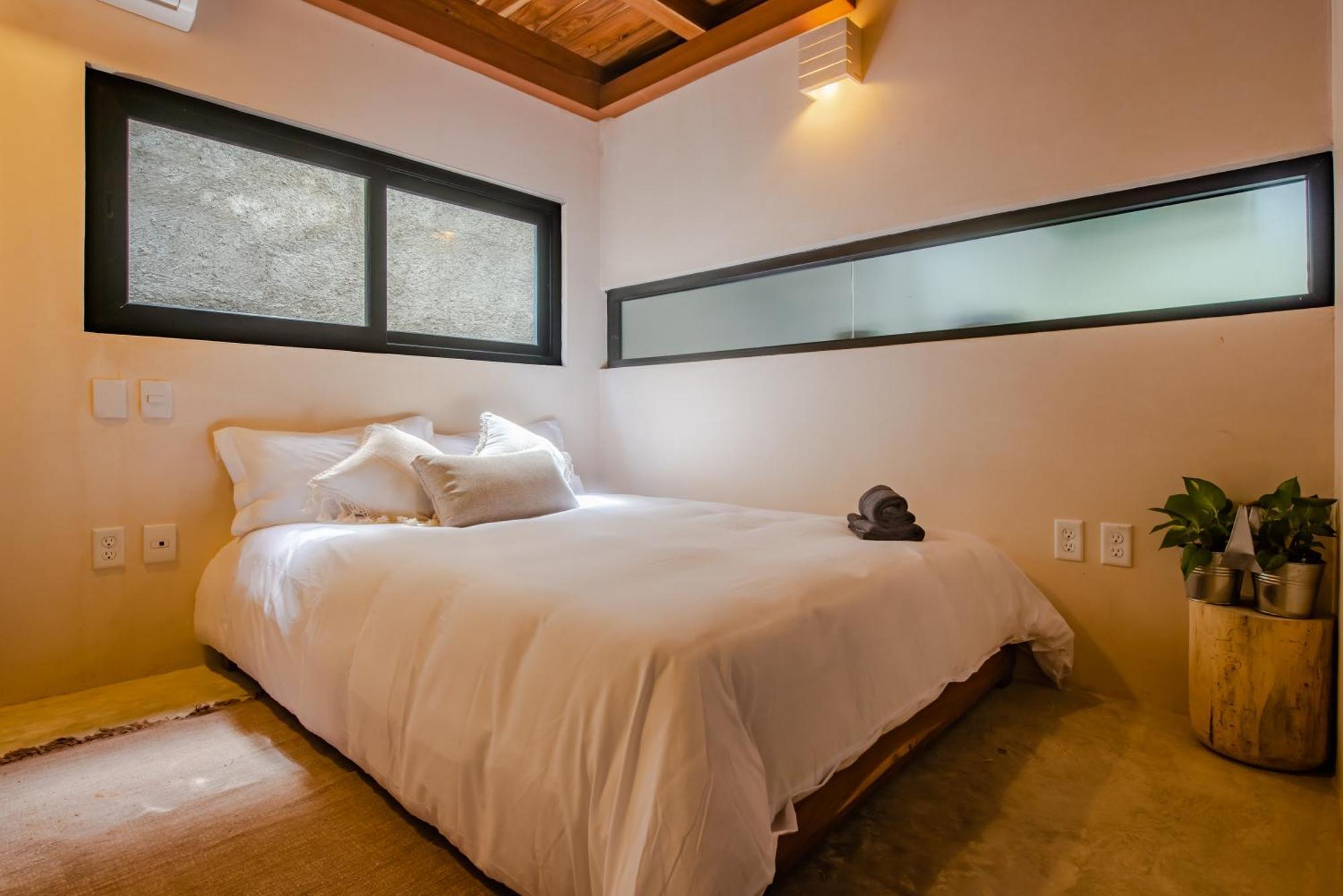 Bright & Centric With Rooftop Pool In Downtown Tulum