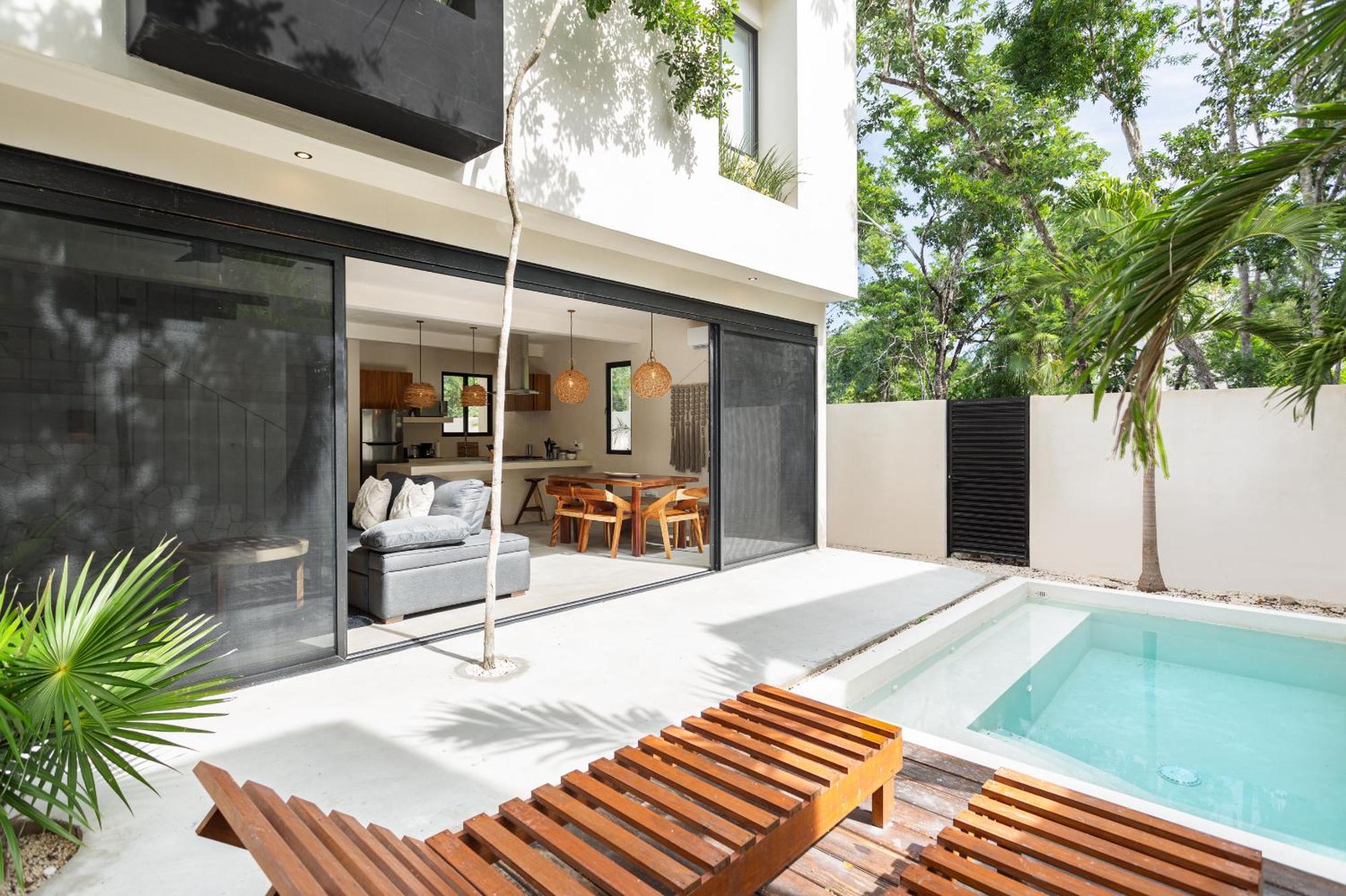 Luxury Near 10 Px