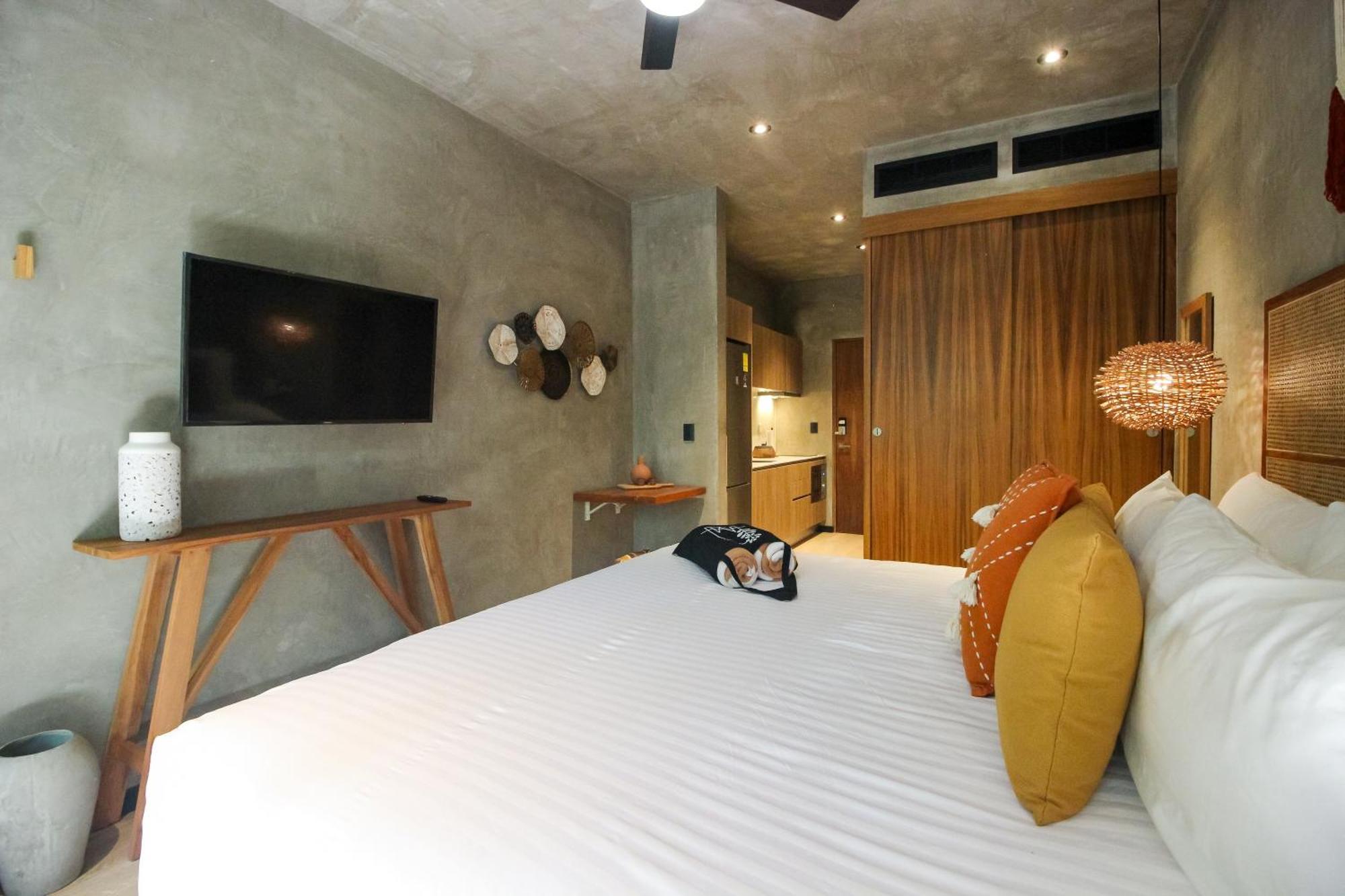 Luxury With Rooftop Pool In Location Apartamento