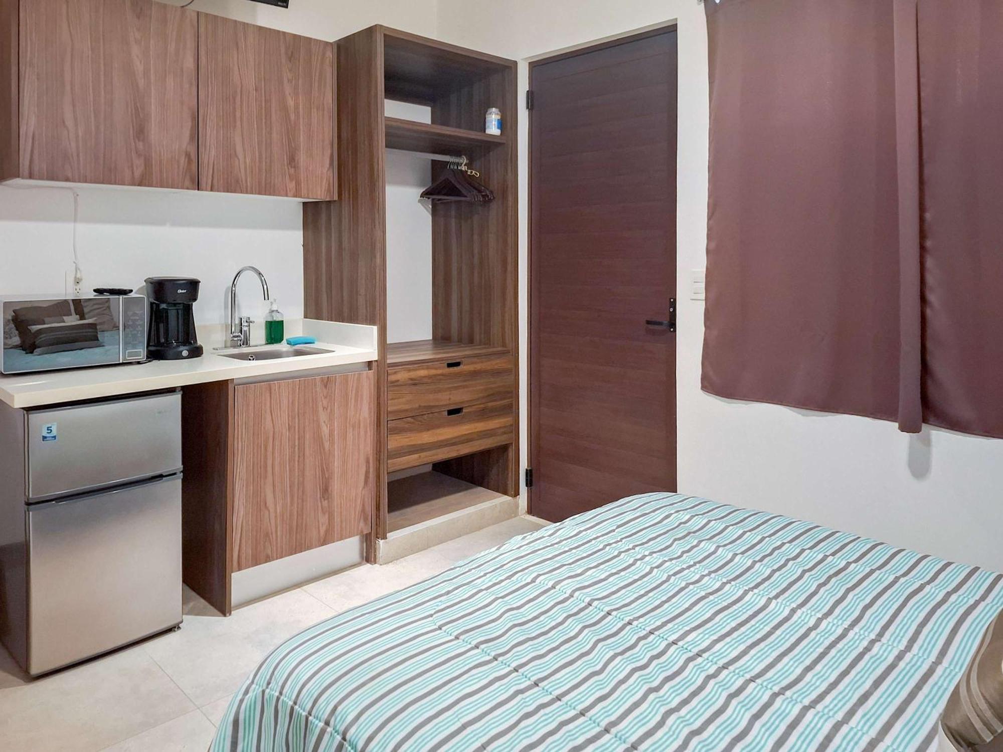 Modern With 2 Bdr Gym & Pool
