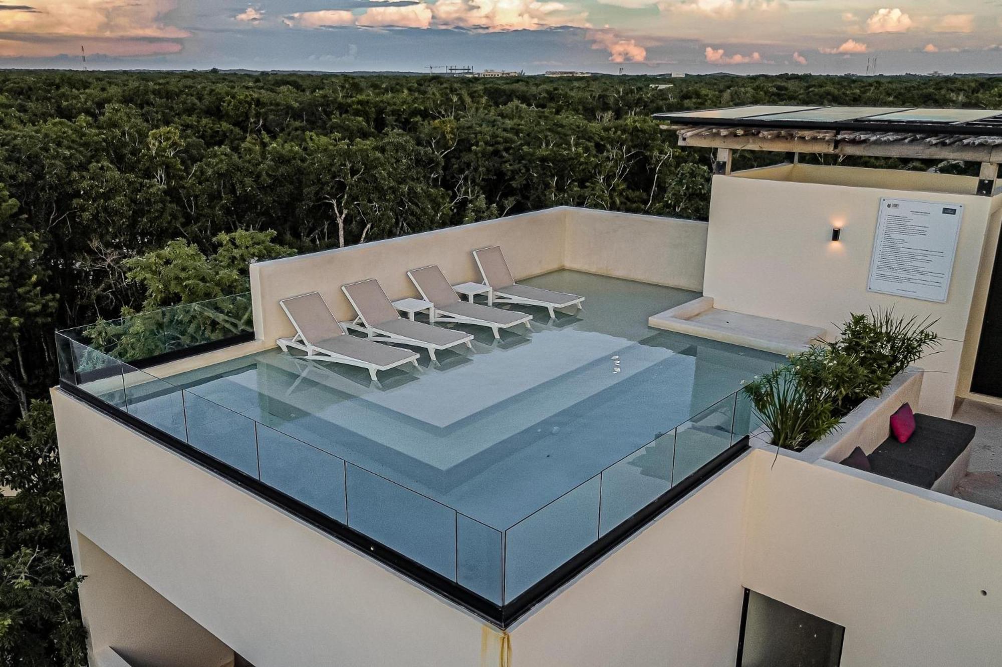 Downtown Delight -roof With Pool & Bbq & Jungle Gym *