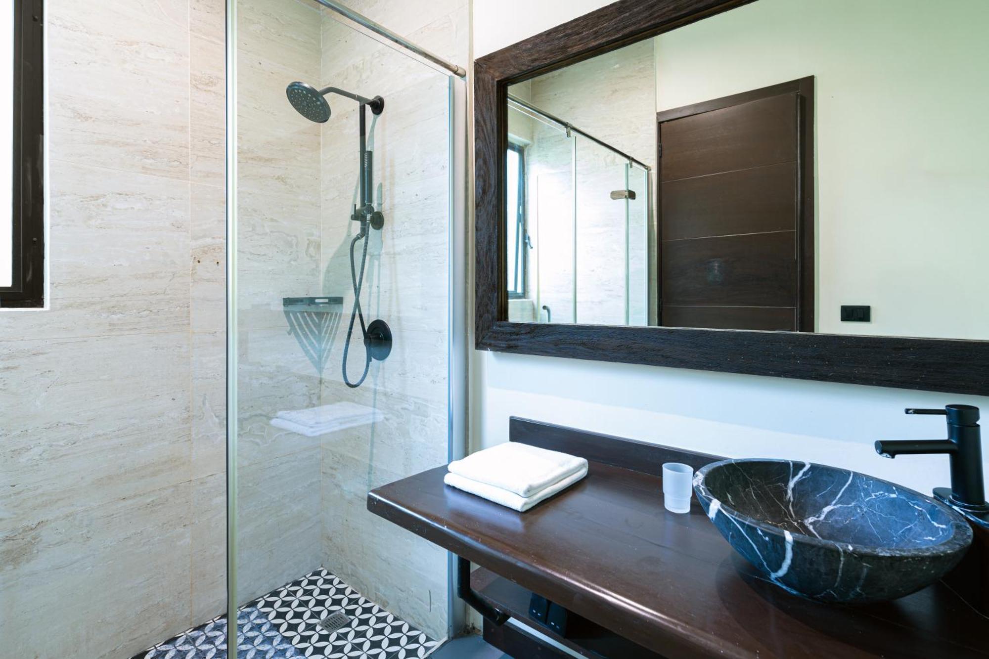 Asana 5 Luxe Retreat - *