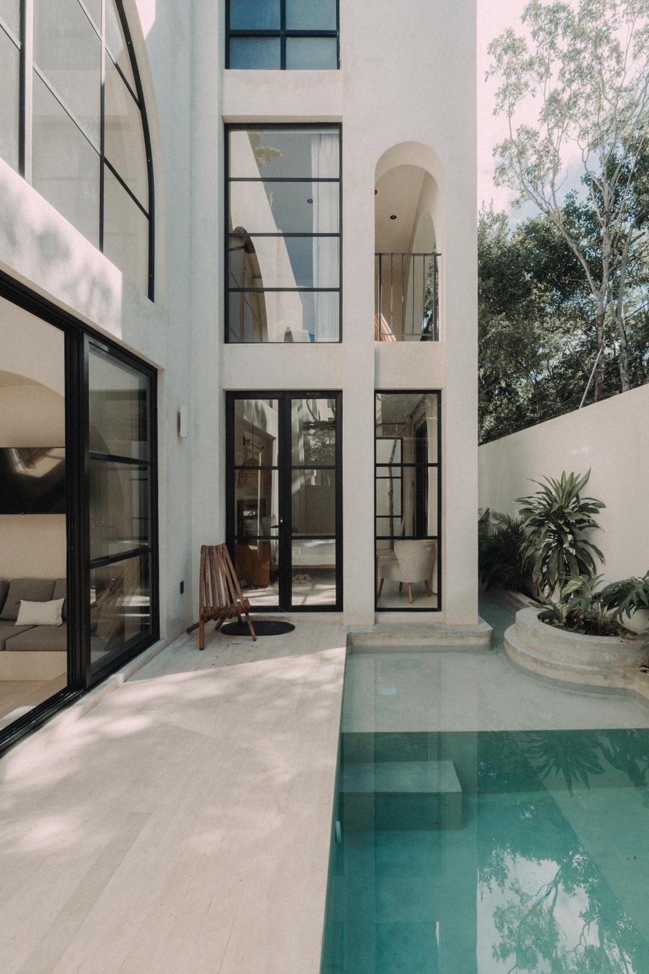 Architects Dream Stylish 4-bedroom *
