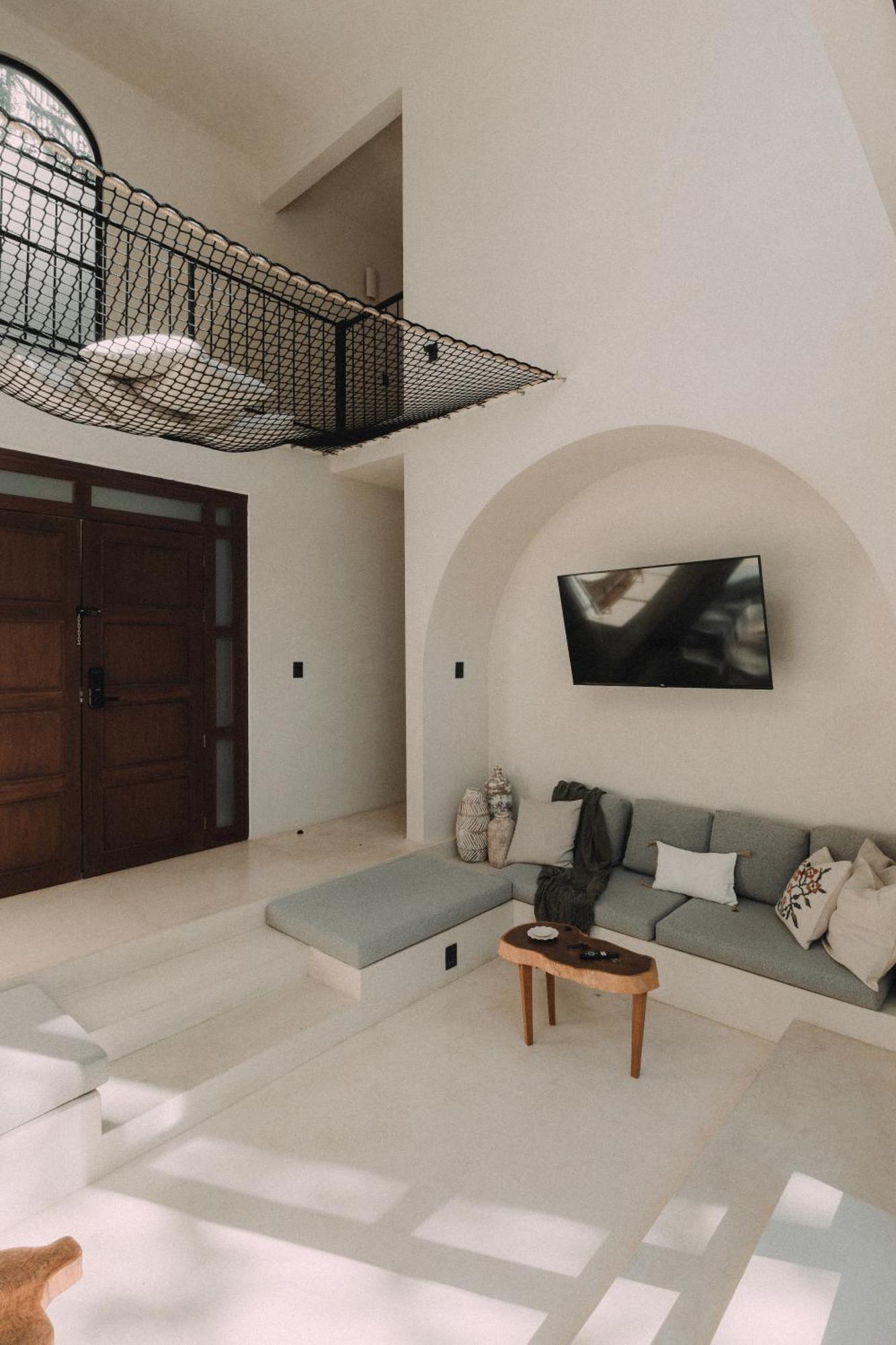 Architects Dream Stylish 4-bedroom Villa