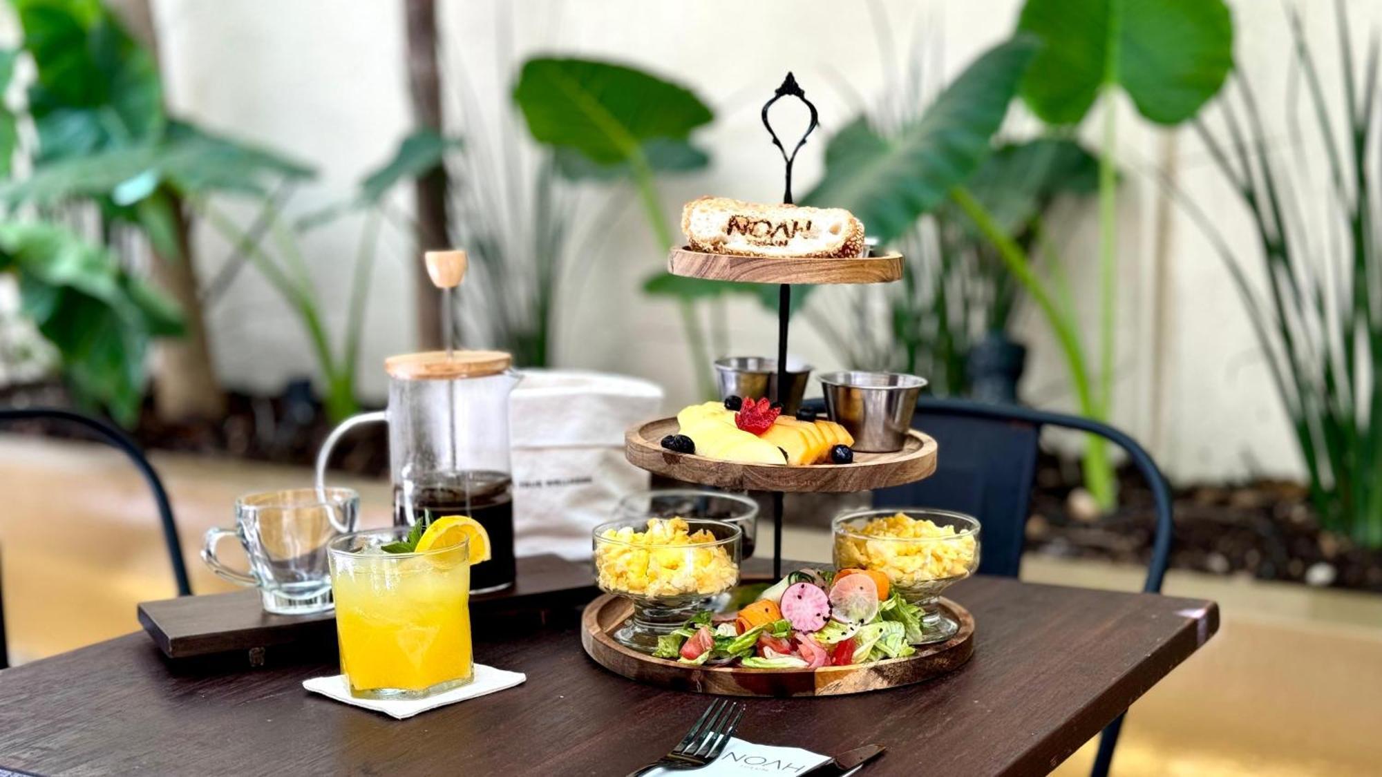 Noah Hotel