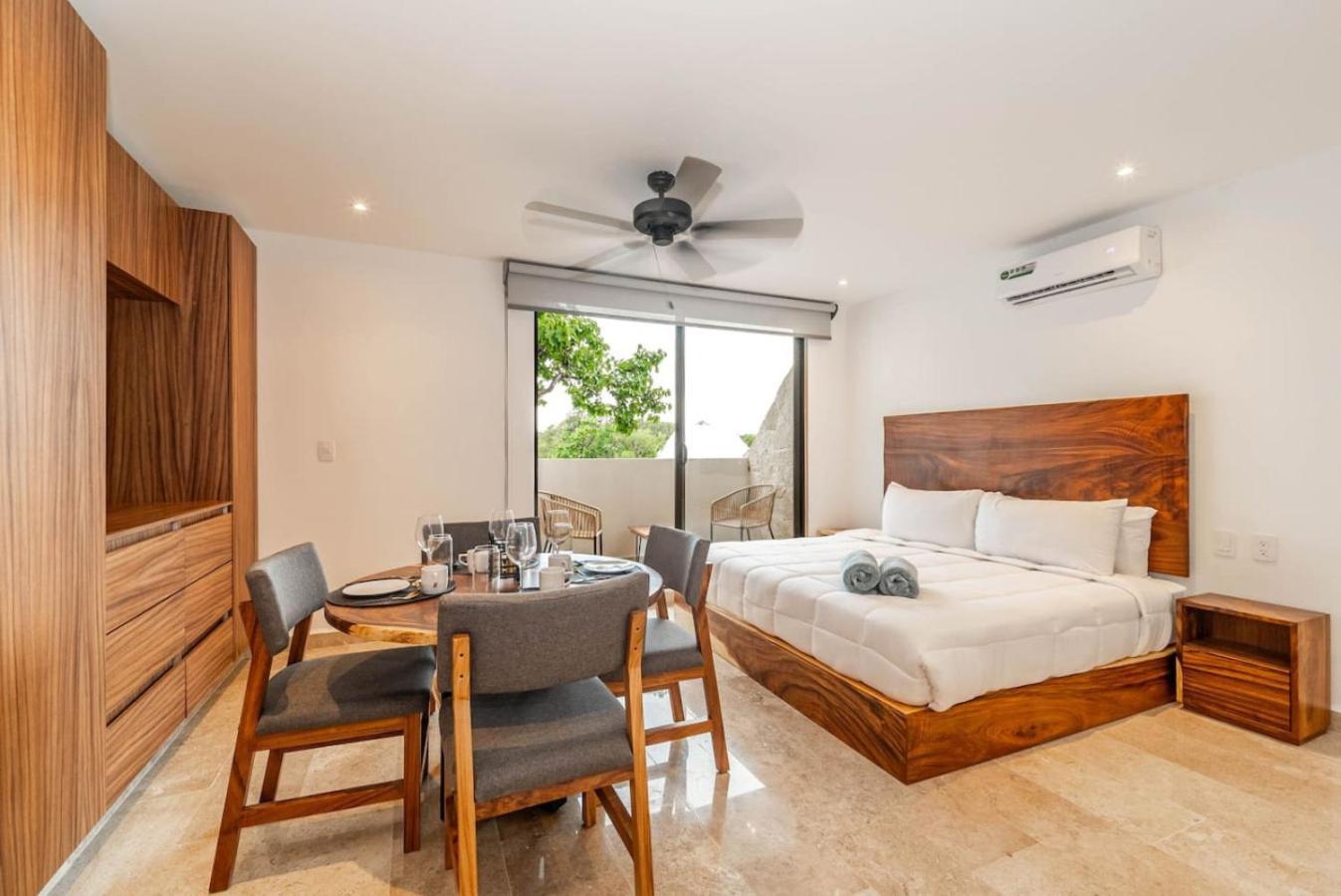 King With Private Balcony, Gym, Rooftop Pool * Tulum
