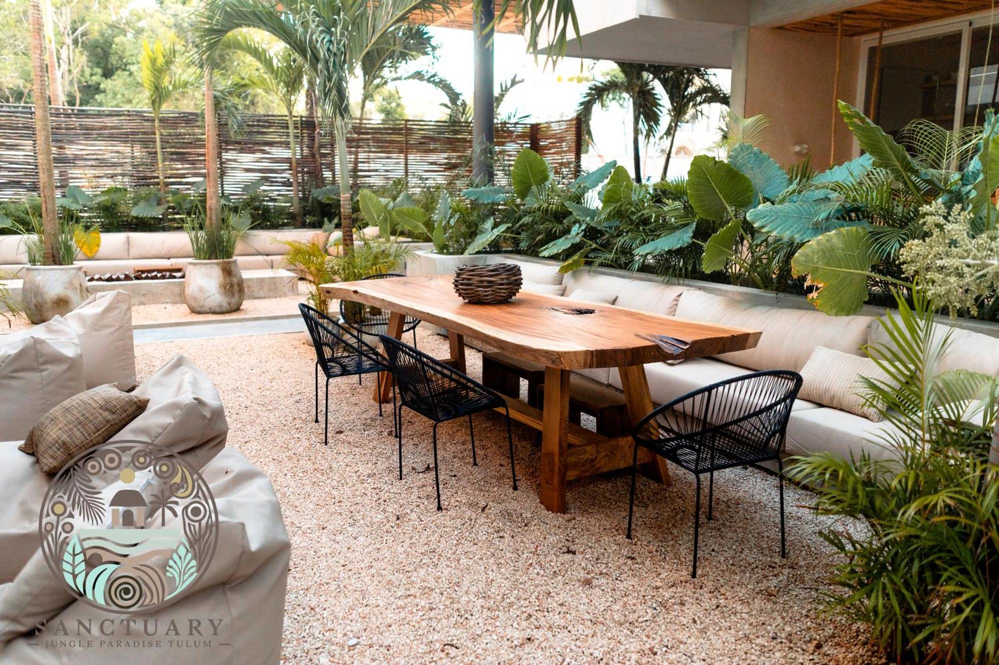 Apartment New Sanctuary With A Jacuzzi And Private Tub In The Jungle