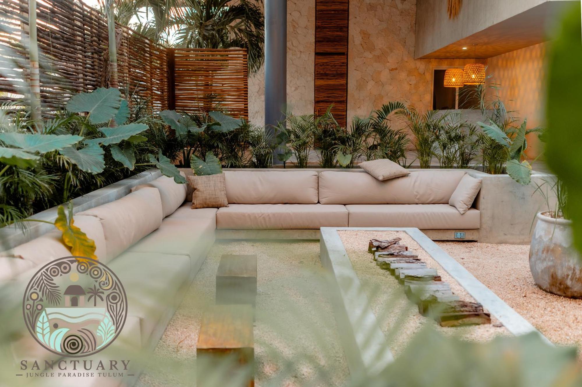 New Sanctuary With A Jacuzzi And Private Tub In The Jungle *