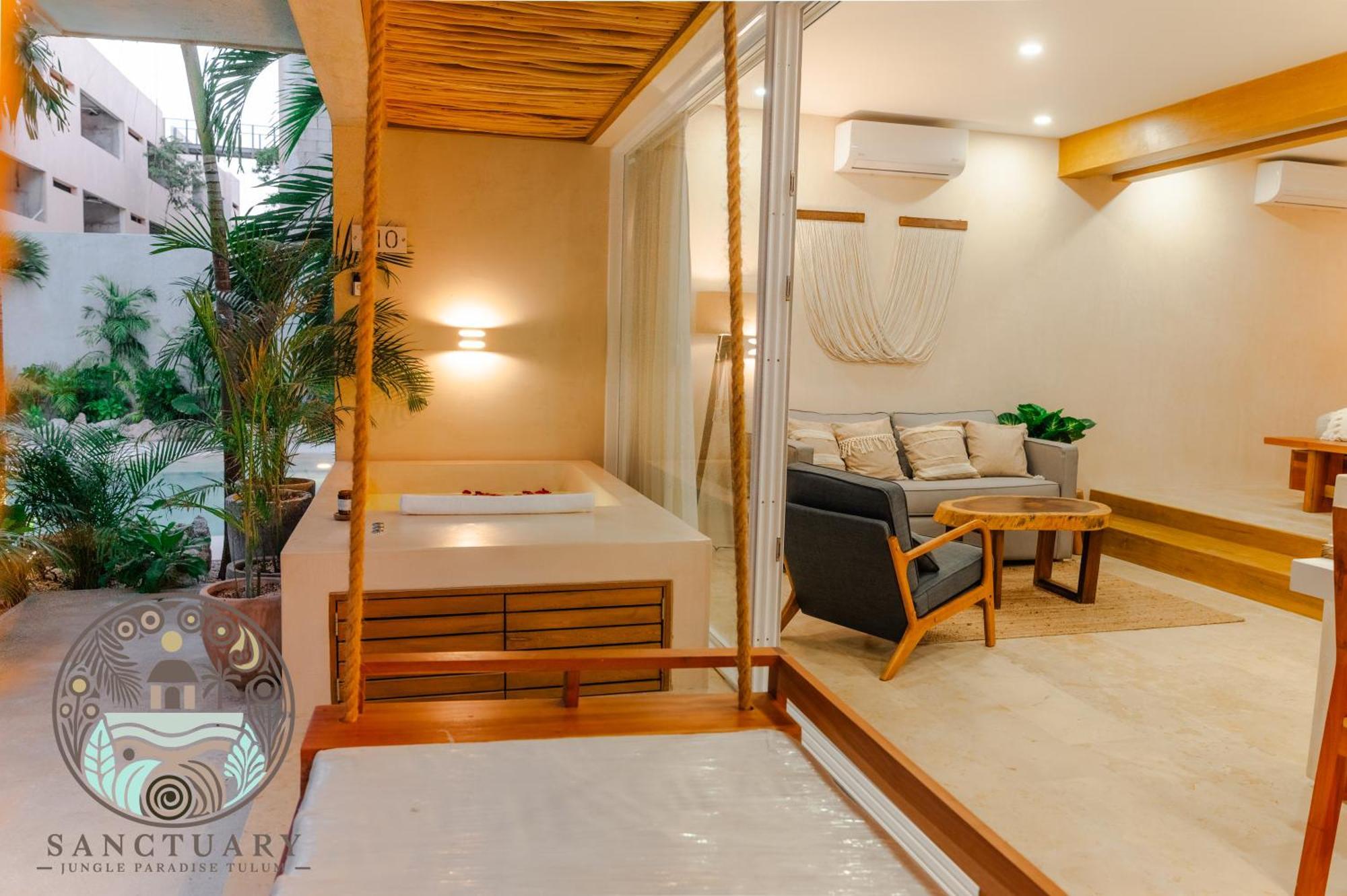 New Sanctuary With A Jacuzzi And Private Tub In The Jungle