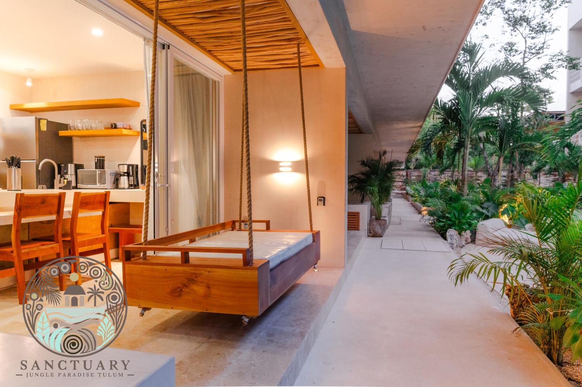 New Sanctuary With A Jacuzzi And Private Tub In The Jungle Apartment *