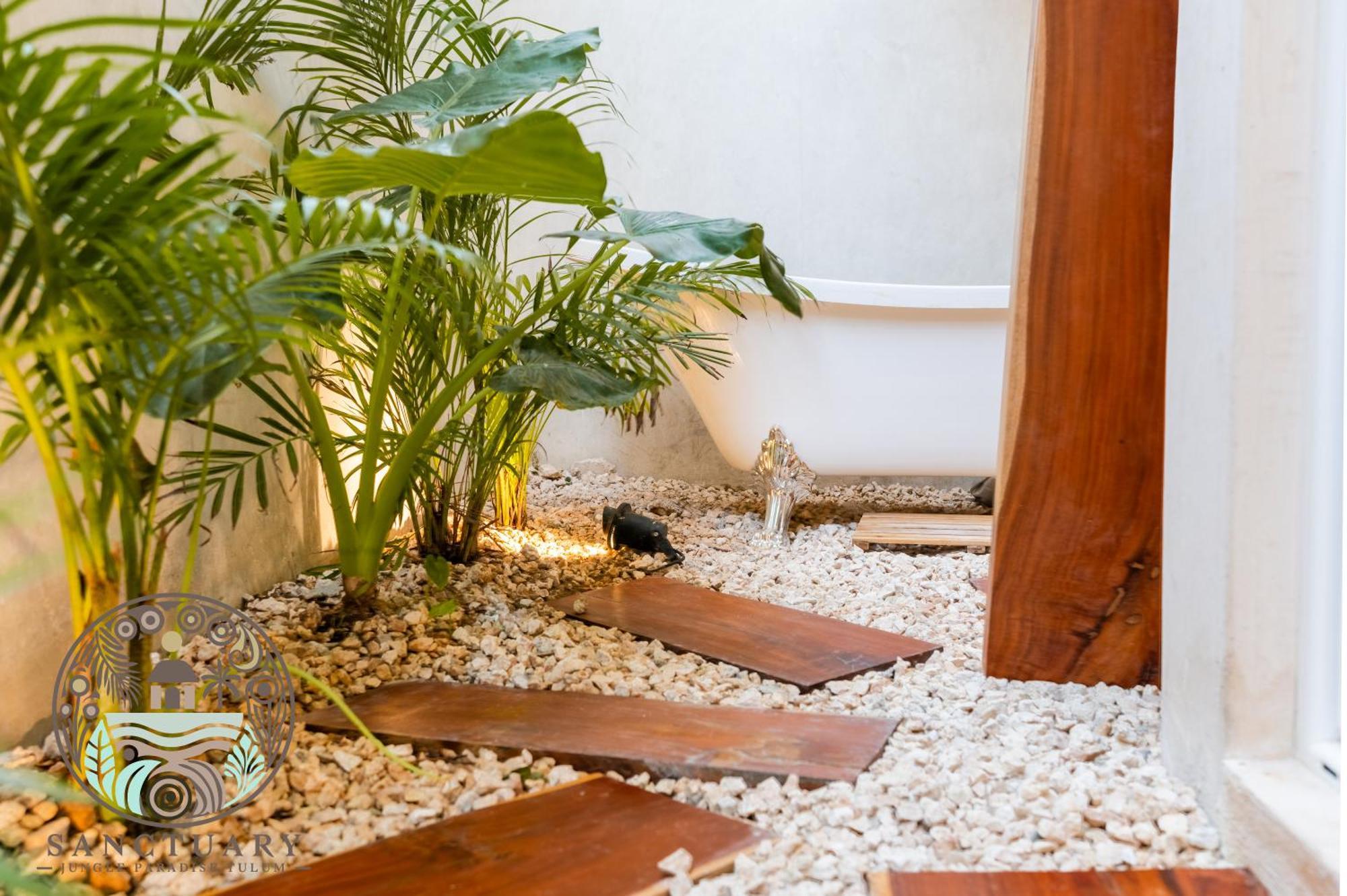 New Sanctuary With A Jacuzzi And Private Tub In The Jungle Apartment *