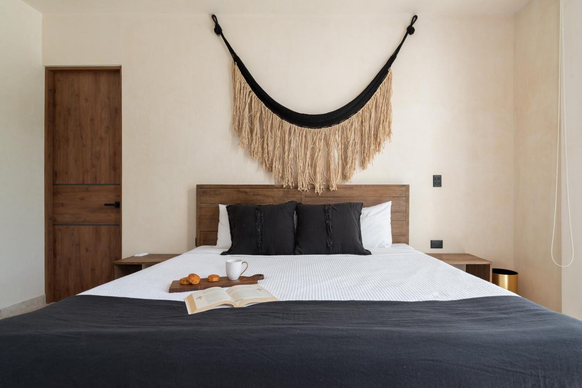 Apartment Escape Private Pool, Terrace & Boho Vibes