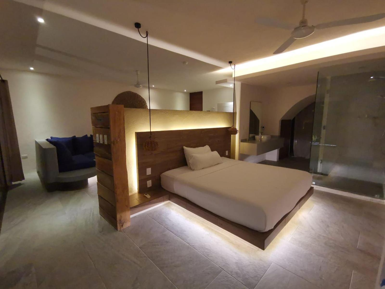 Kuun Taak Hotel