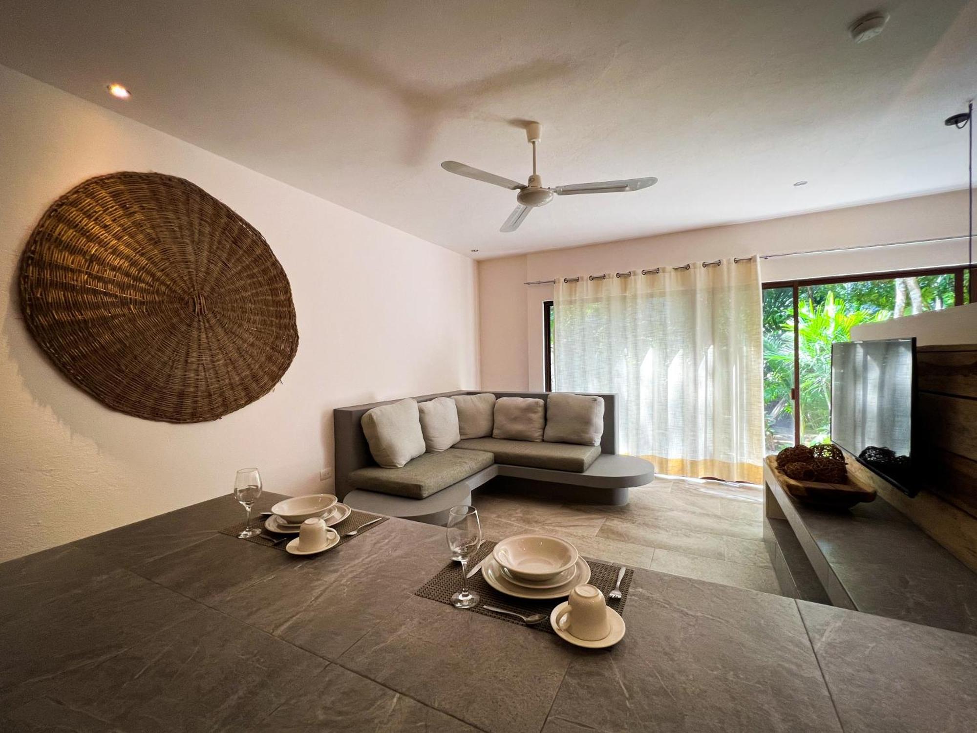 Kuun Taak Hotel