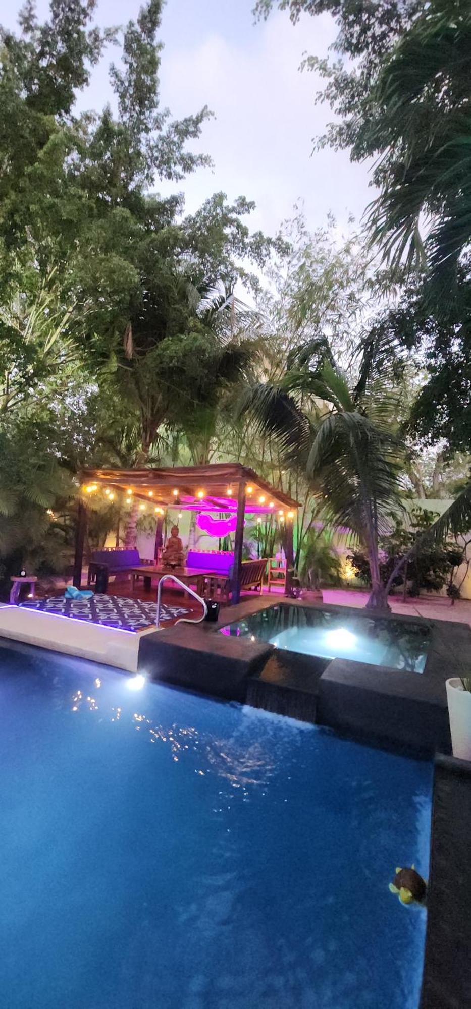 Azul Luxury For Less *