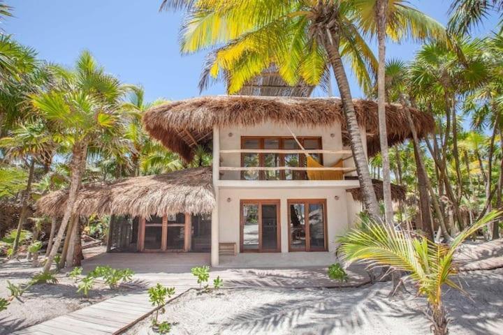 Villa Beautiful 5 Bedroom Beachfront Tulum