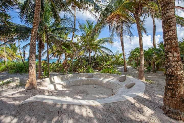 Beautiful 5 Bedroom Beachfront *