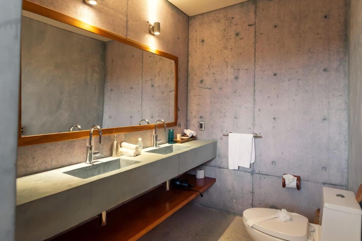 Сasa de vacaciones Design Awards With 4br And Sky Pool *