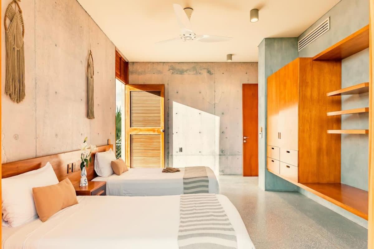 Design Awards With 4br And Sky Pool