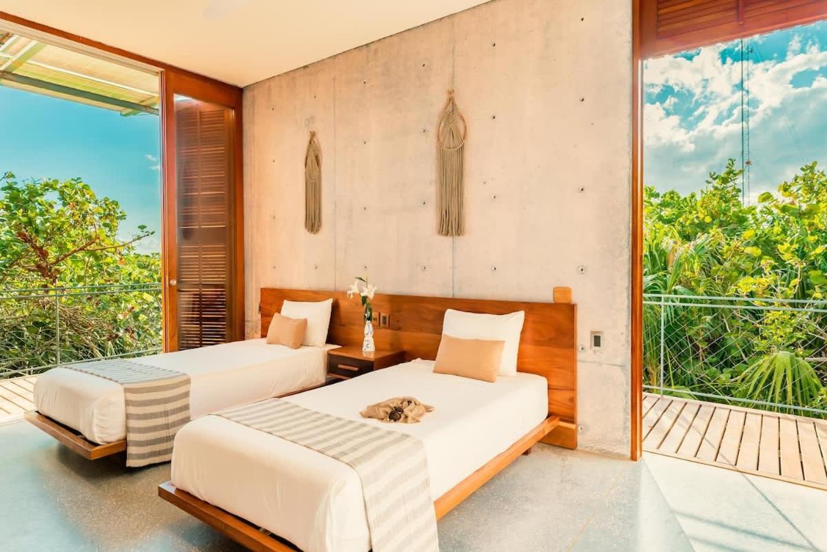 Design Awards With 4br And Sky Pool