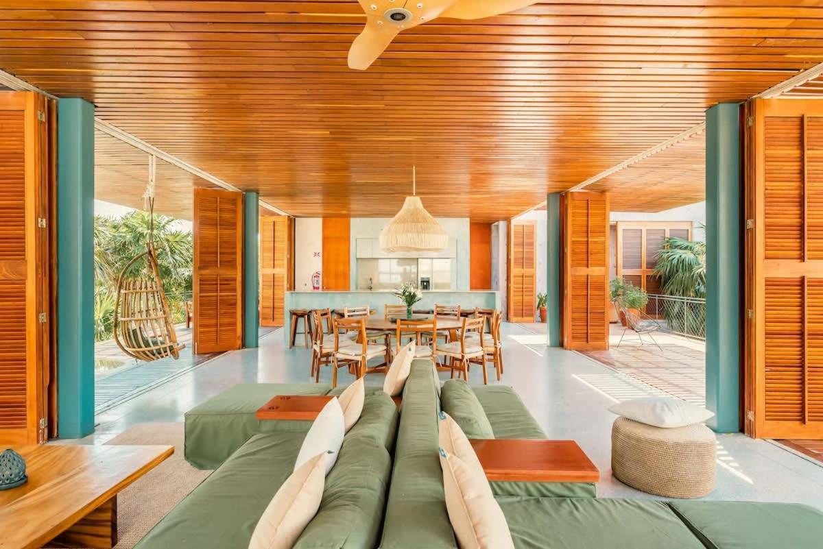 Design Awards With 4br And Sky Pool *