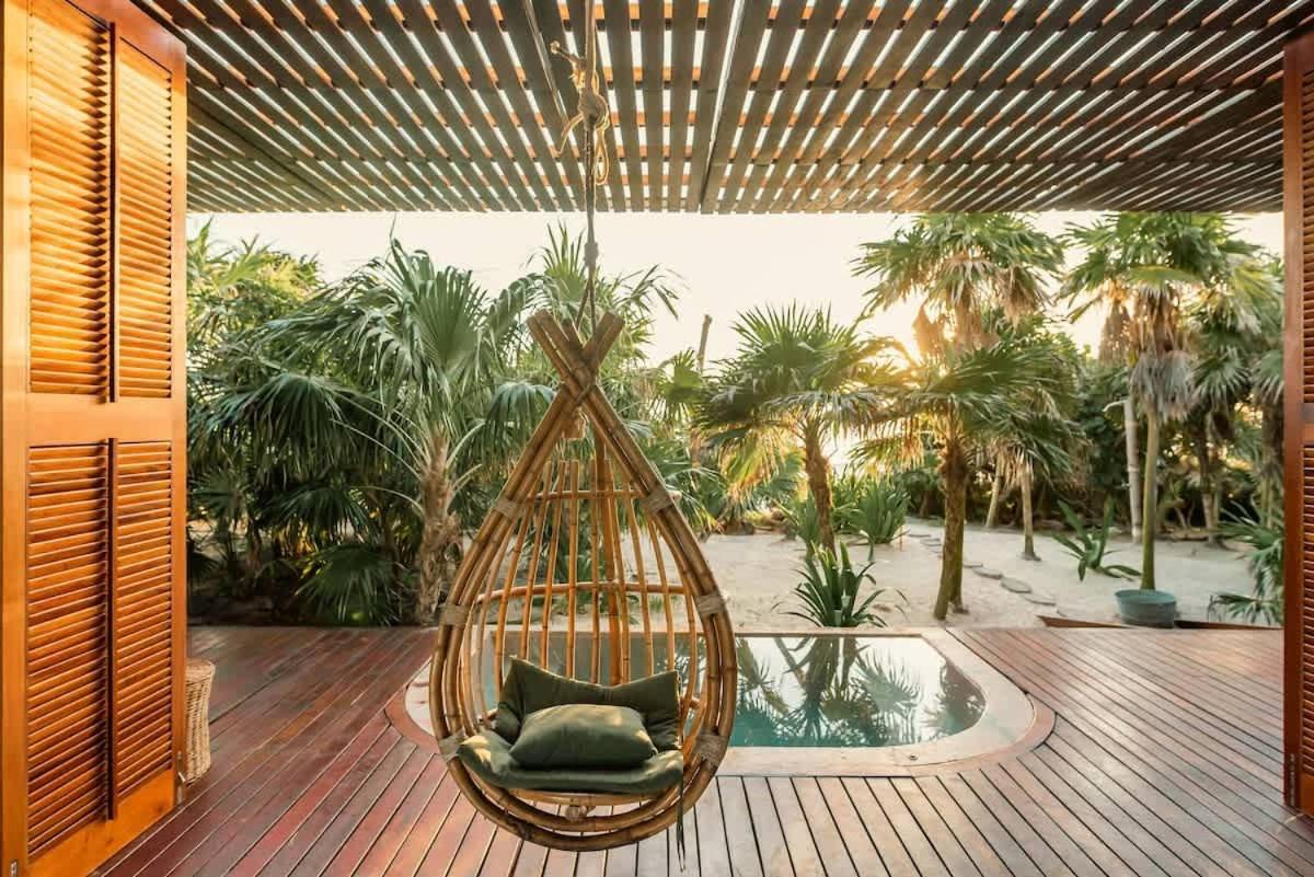 Design Awards With 4br And Sky Pool