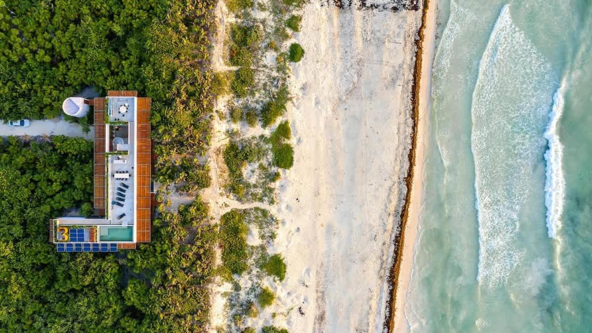 Design Awards With 4br And Sky Pool