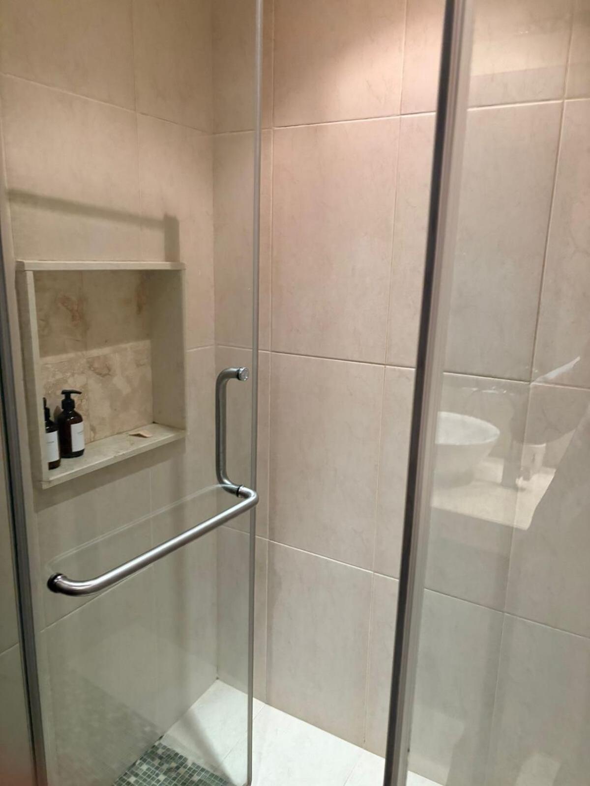 Spacious Penthouse With Private Rooftop & Jacuzzi Apartamento