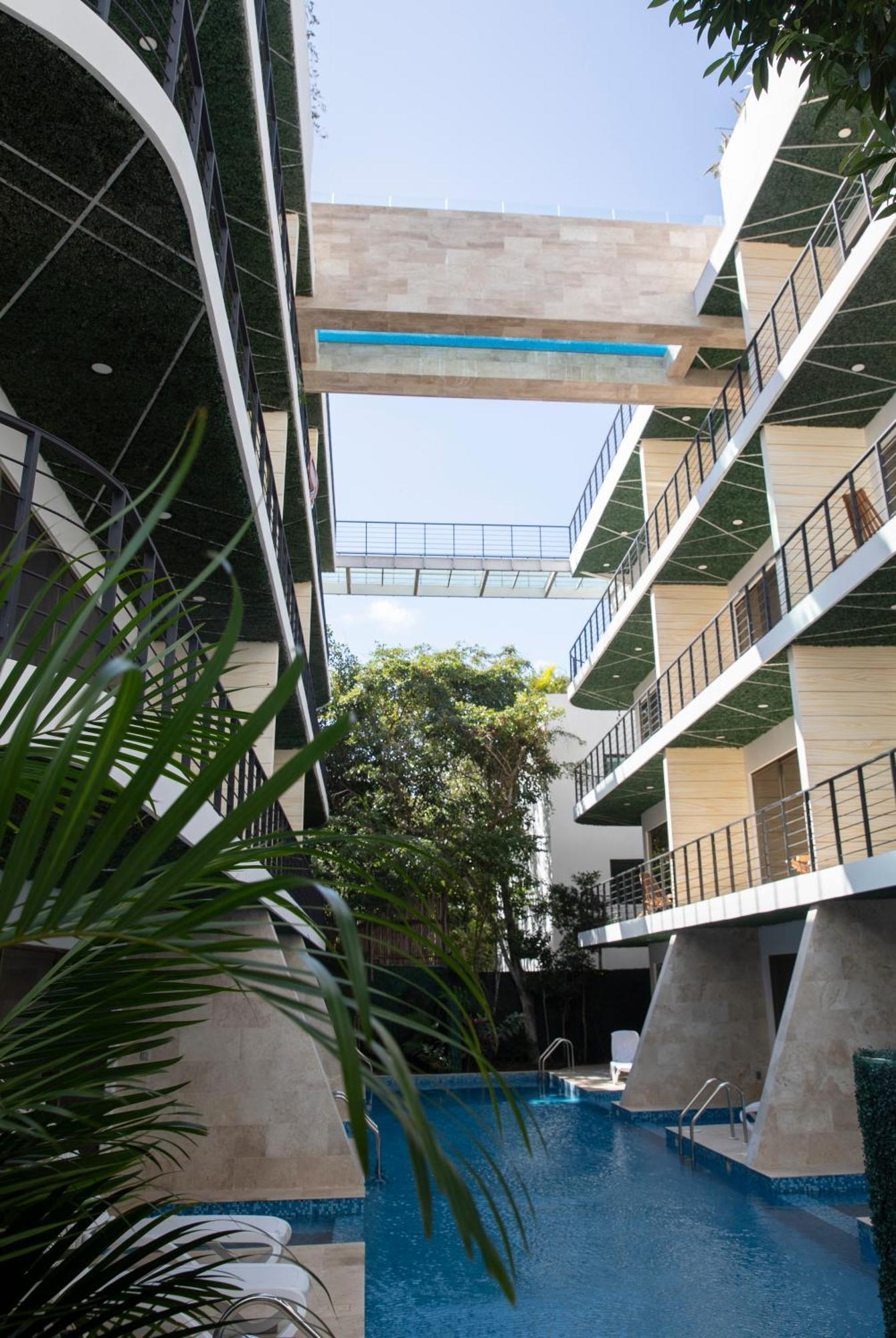 Luxe Penthouse With Rooftop Pool And Grill Apartamento