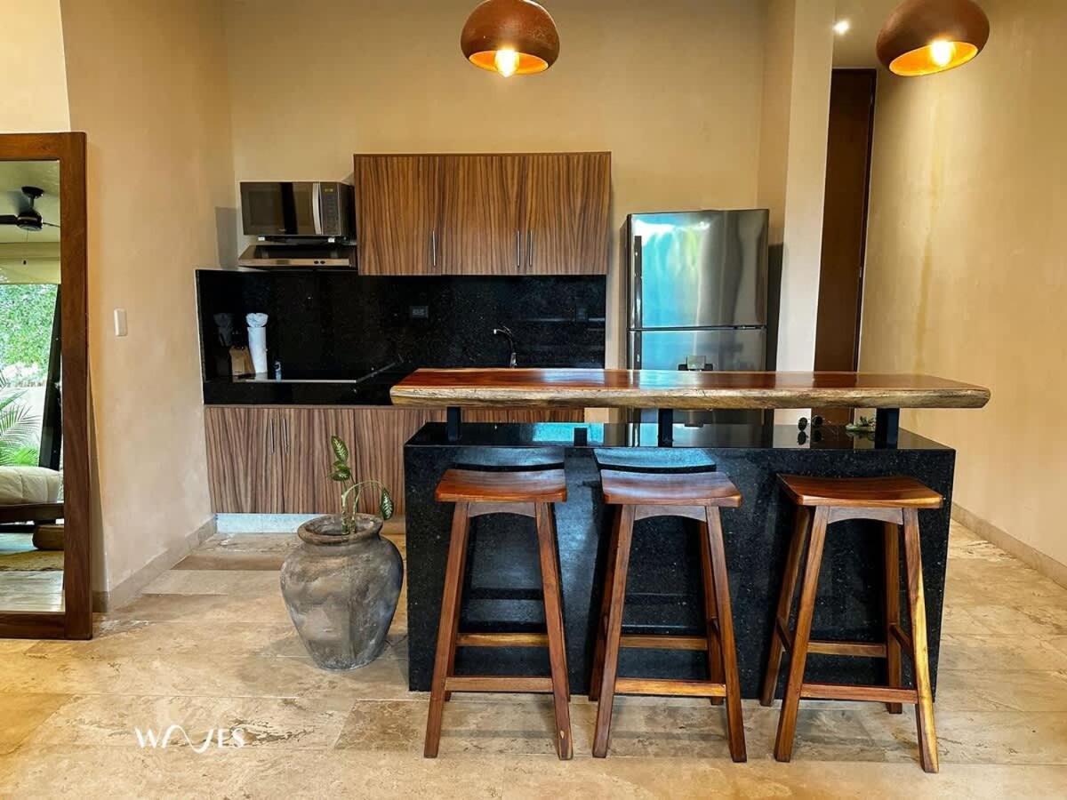 Spacious 2 Bedroom With Private Pool Amenities *
