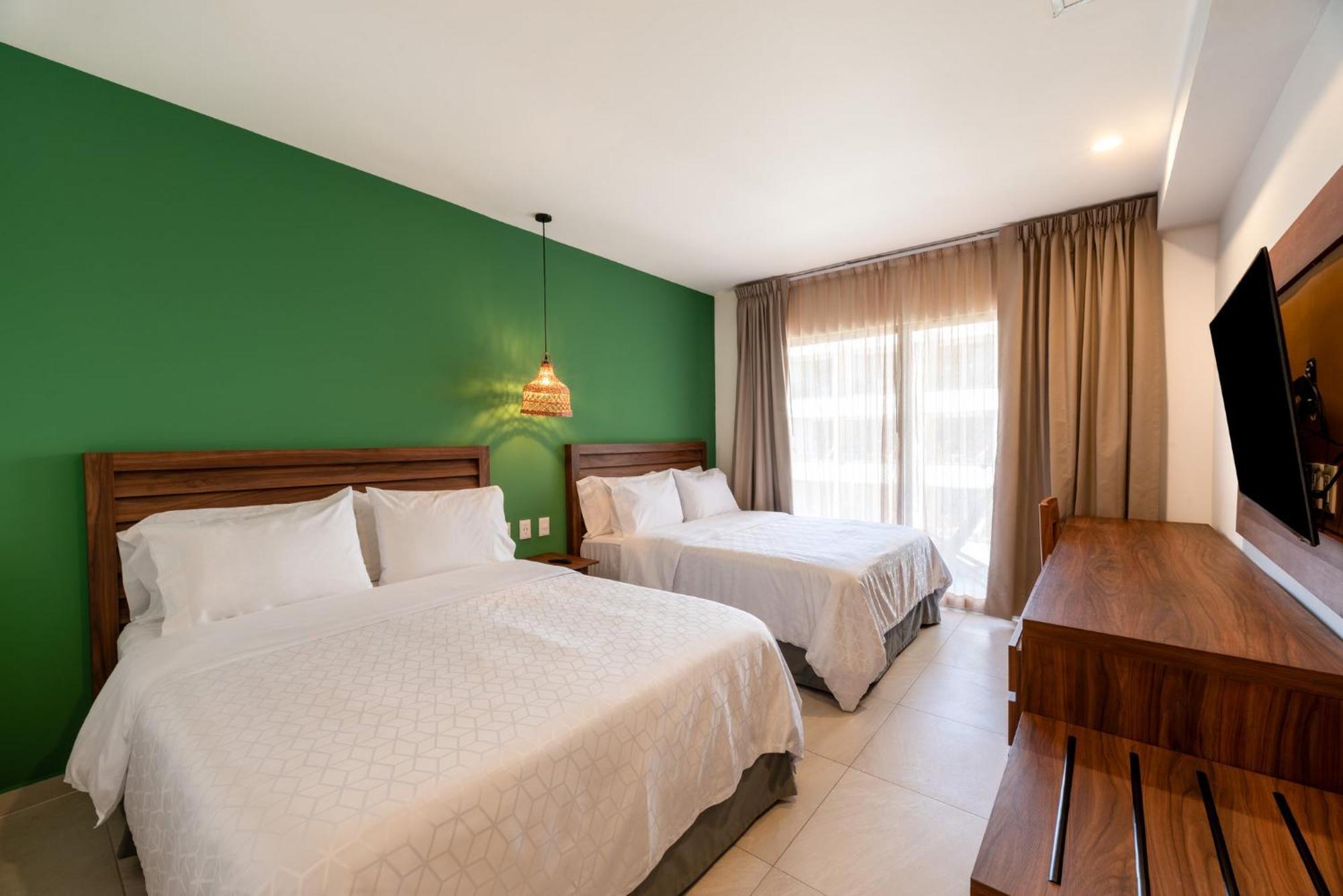 By Ihg