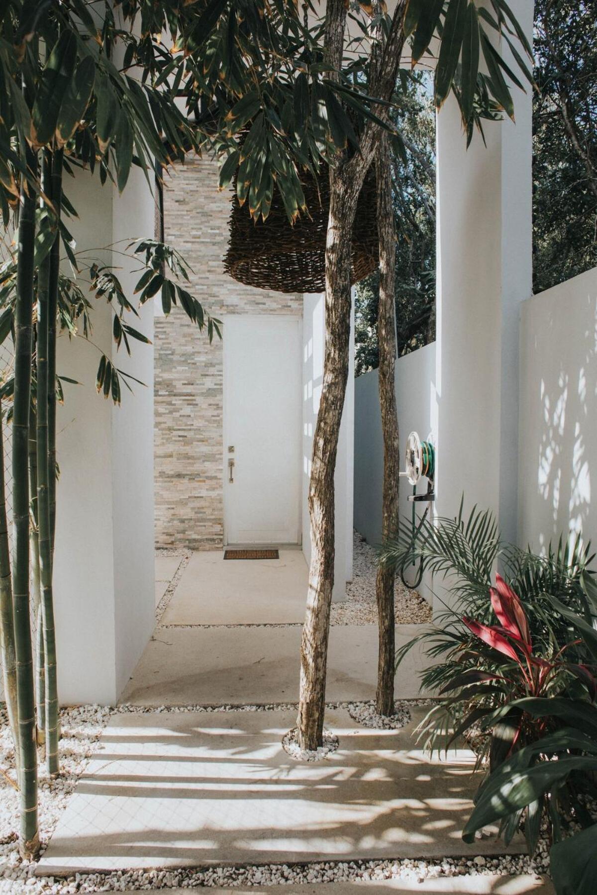 G , With Palapa In Villa