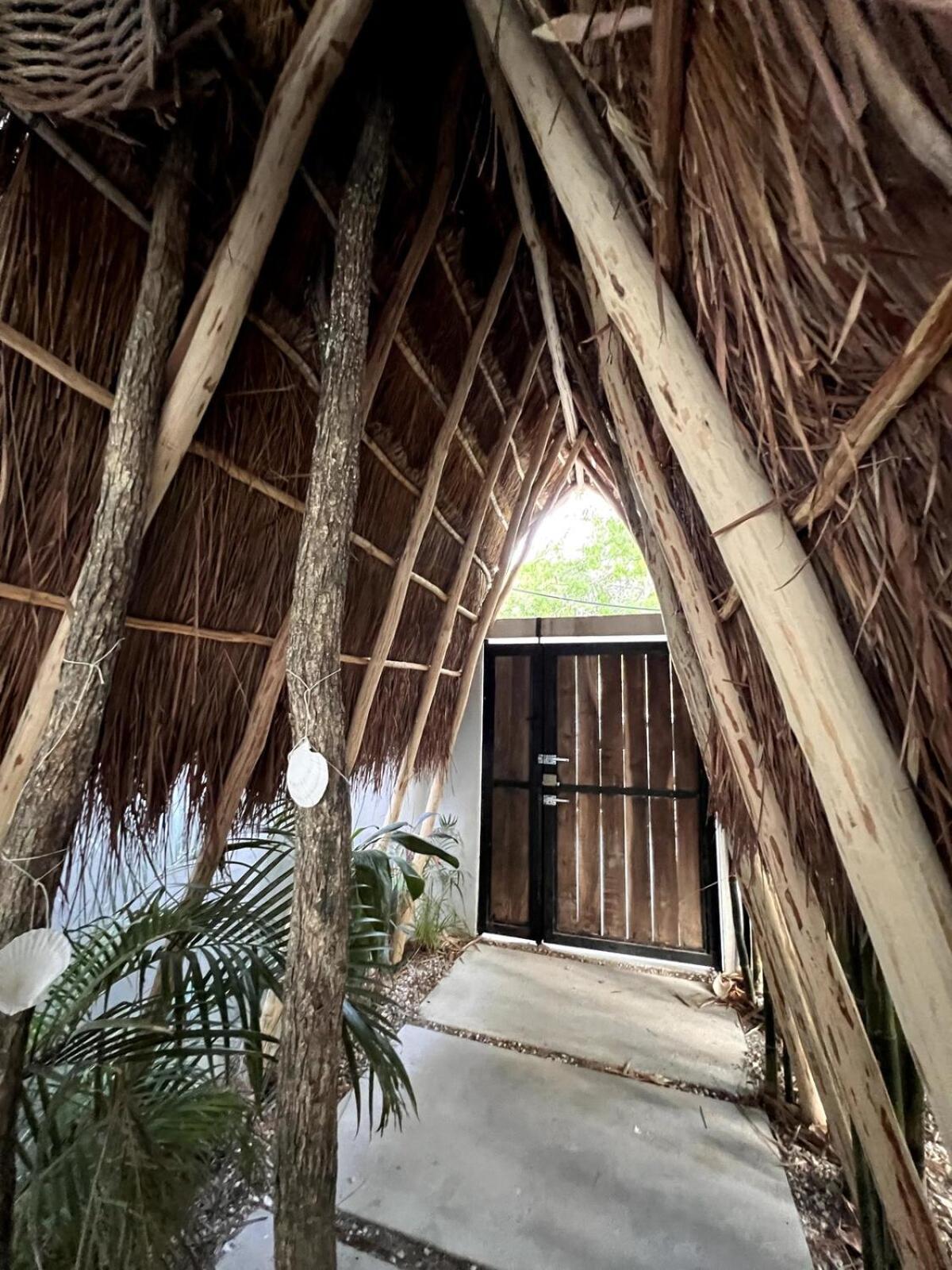 G , With Palapa In Villa *