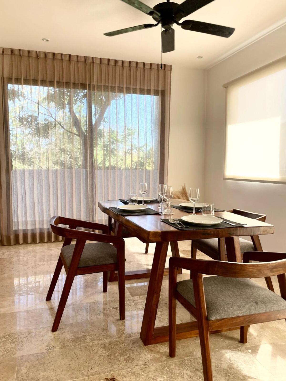 2 Bedrooms 10 Minutes To The Apartamento