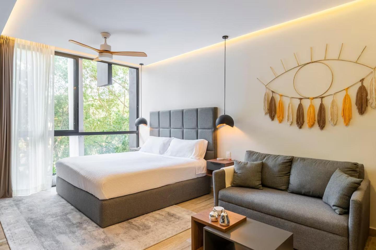 Brand New With King Bed And Rooftop Pool