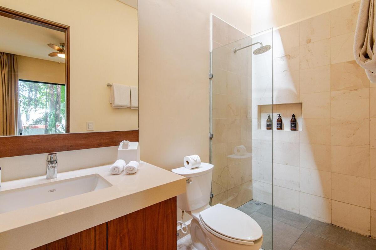 Villa Enjoy Nature At With 100 Year Old Tree, Private Pool & Concierge Service *