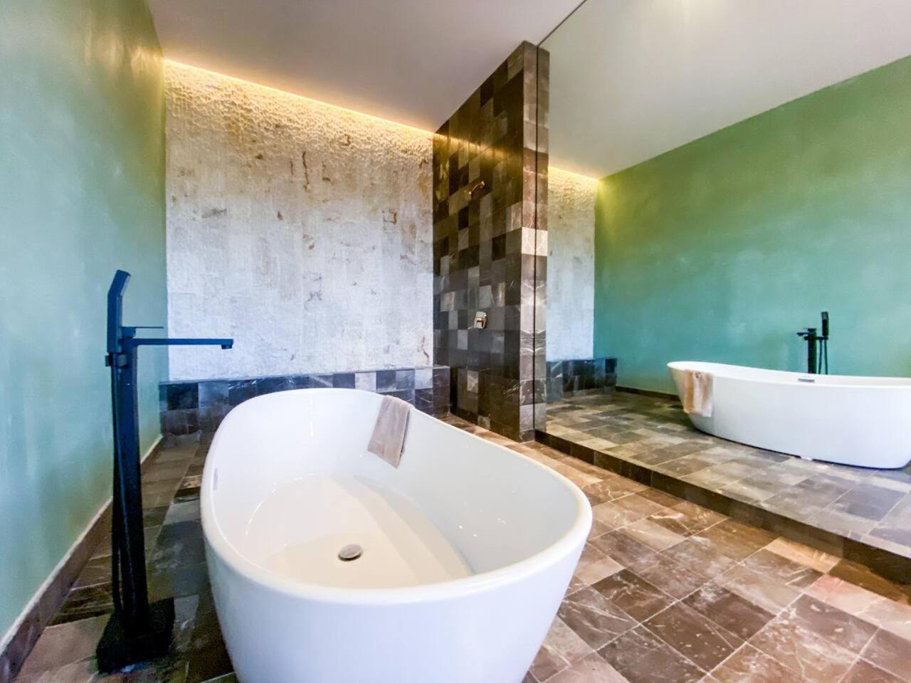 Spacious 1. 5 Bedroom Steps To Hunab Center And Stores Apartamento *