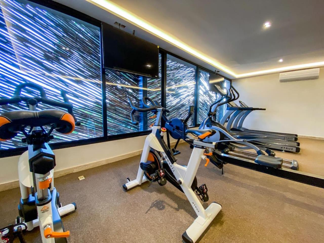 Spacious 1. 5 Bedroom Steps To Hunab Center And Stores *