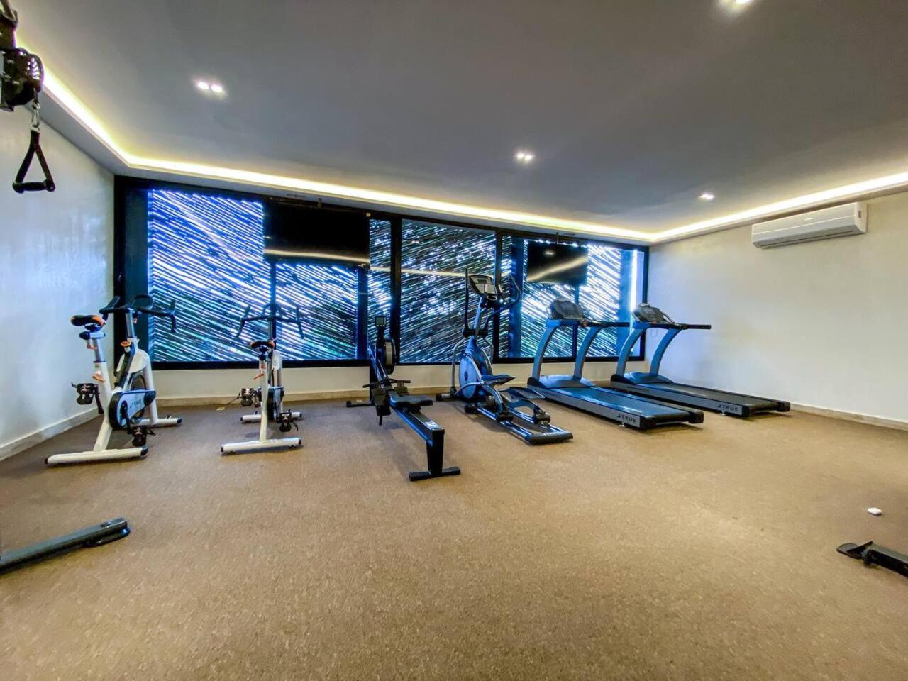 Spacious 1. 5 Bedroom Steps To Hunab Center And Stores