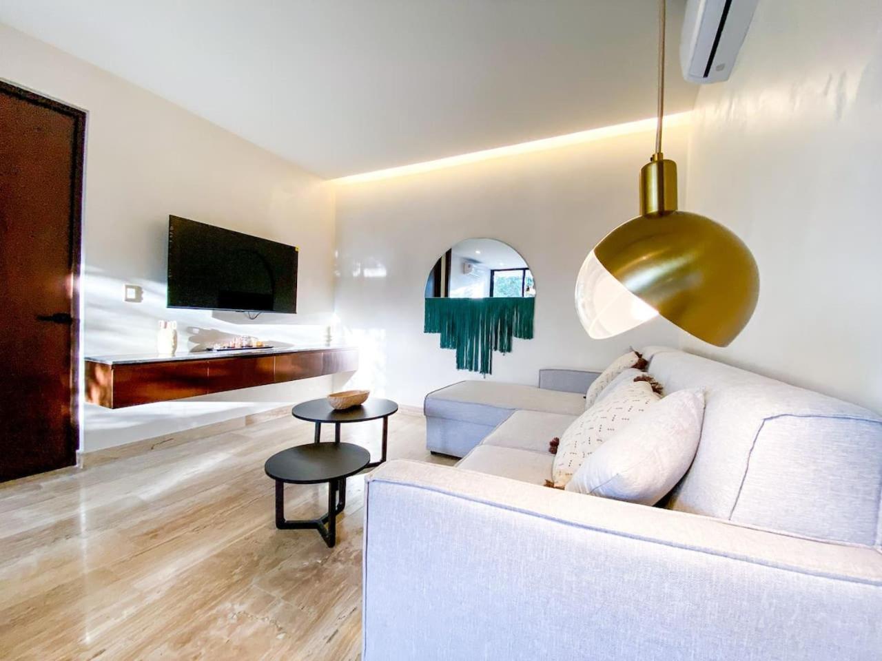 Spacious 1. 5 Bedroom Steps To Hunab Center And Stores Apartamento